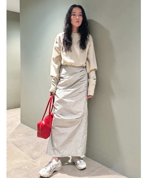 emmi（エミ）の「ラメ裏毛クロップドプルオーバー（Tシャツ/カットソー・レディース・グレー/ライトベージュ・F）」の10枚目の写真