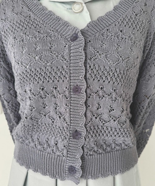 F i.n.t（フィント）の「フラワー釦透かし編みニットカーディガン（カーディガン/ボレロ・レディース・アイボリー/コーラルピンク/ブルー・FREE）」の6枚目の写真