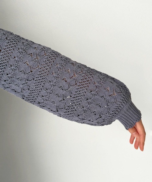 F i.n.t（フィント）の「フラワー釦透かし編みニットカーディガン（カーディガン/ボレロ・レディース・アイボリー/コーラルピンク/ブルー・FREE）」の8枚目の写真