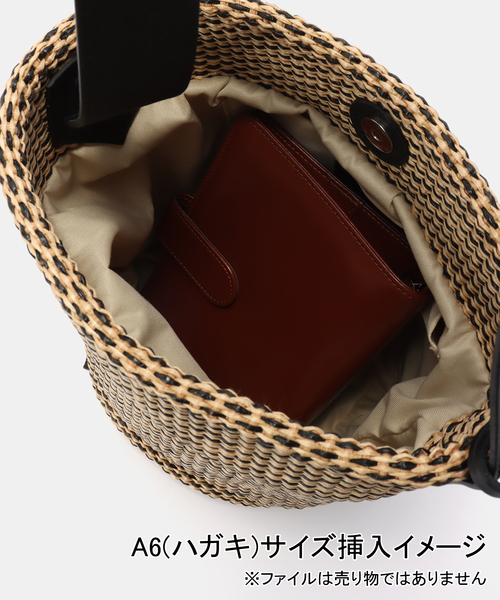 marco masi(マルコマージ)の「【MARCO MASI/マルコマージ】バケツガタショルダー(ショルダーバッグ・レディース・ベージュ/ブラウン・FREE)」の13枚目の写真