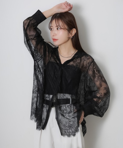 Riberry（リベリー）の「裾スカラップレースシアーシャツ（シャツ/ブラウス・レディース・オフホワイト/ブラック・FREE）」の2枚目の写真