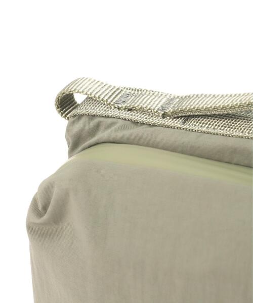 Topologie(トポロジー)の「Topologie/トポロジー Bottle Sacoche Medium Papery ボトルサコッシュ【バッグ単体】(ショルダーバッグ・メンズ・グレー/ブラック・F)」の5枚目の写真