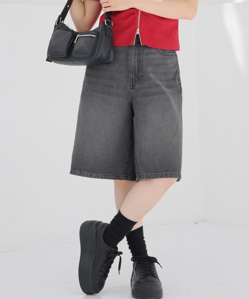 Honeys(ハニーズ)の「デニムハーフパンツ(デニムパンツ・レディース・ブルー系その他3/ブラック系その他/ライトグレー/ブルー系その他・L/LL/M/S/SS)」の1枚目の写真