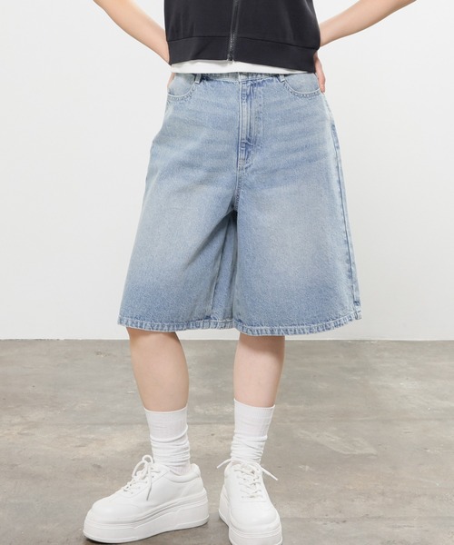 Honeys(ハニーズ)の「デニムハーフパンツ(デニムパンツ・レディース・ブルー系その他3/ブラック系その他/ライトグレー/ブルー系その他・L/LL/M/S/SS)」の4枚目の写真