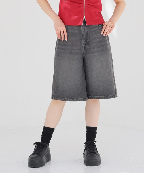 Honeys(ハニーズ)の「デニムハーフパンツ(デニムパンツ・レディース・ブルー系その他3/ブラック系その他/ライトグレー/ブルー系その他・L/LL/M/S/SS)」の10枚目の写真