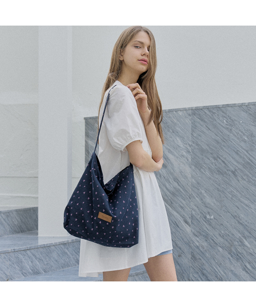 AVANT-G(アバン)の「Heart Pattern Eco Bag - NAVY(エコバッグ/サブバッグ・レディース・ネイビー/グレー・FREE)」の2枚目の写真