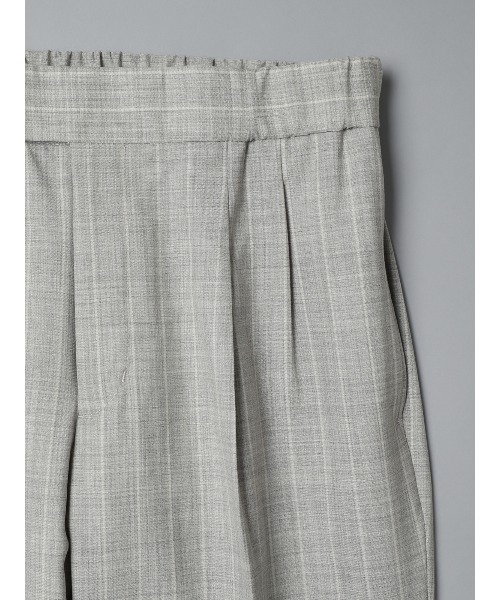 SUIT SQUARE（スーツスクエア）の「GOOVI／タックストレートパンツ／SUPER100'sウールトロピカル／ワイドストライプ（スーツパンツ・メンズ・ライトグレー・1/2/3）」の3枚目の写真