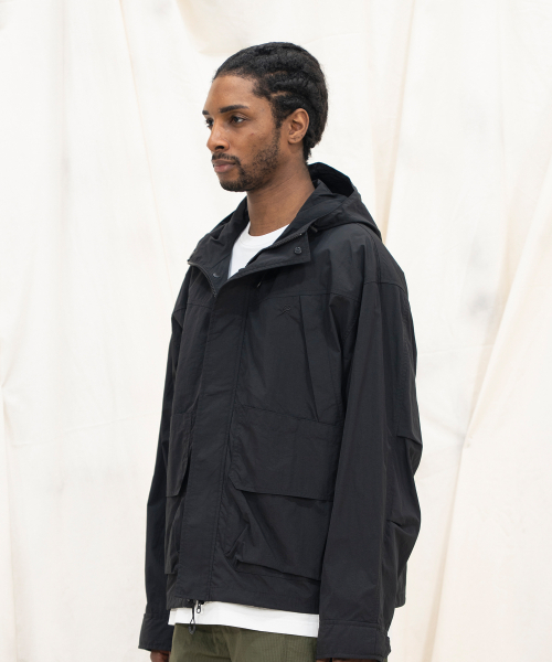 KALAPATTHAR(カラパタール)の「LIGHTWEIGHT NYLON RIPSTOP OUT POCKET HOODED SHELL JACKET - BLACK(ナイロンジャケット・メンズ・その他・MEDIUM/LARGE)」の6枚目の写真