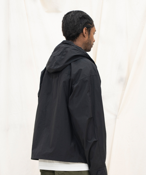 KALAPATTHAR(カラパタール)の「LIGHTWEIGHT NYLON RIPSTOP OUT POCKET HOODED SHELL JACKET - BLACK(ナイロンジャケット・メンズ・その他・MEDIUM/LARGE)」の7枚目の写真