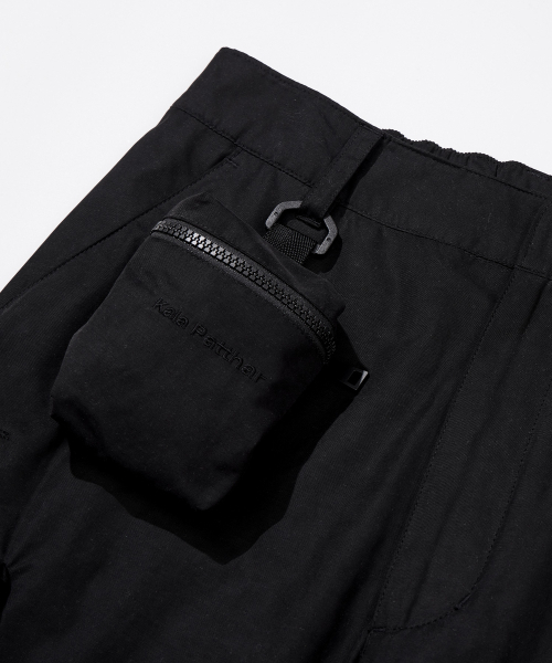 KALAPATTHAR(カラパタール)の「MINI BAG DOUBLE POCKET WIDE PANTS - BLACK(その他パンツ・メンズ・その他・LARGE/MEDIUM)」の4枚目の写真