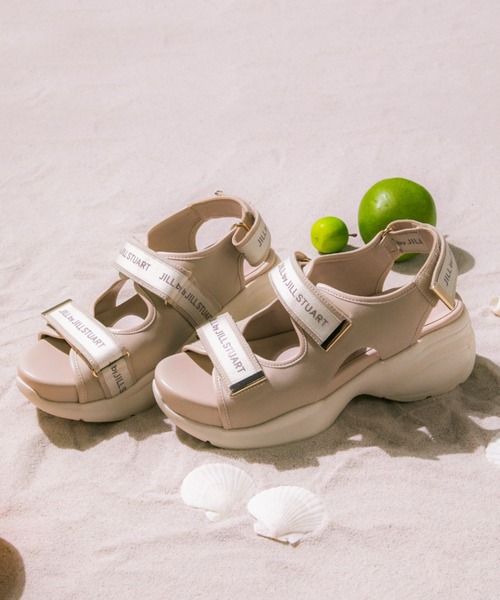 JILL by JILL STUART（ジルバイジルスチュアート）の「ボリュームロゴスポサン（サンダル・レディース・ブラック/ホワイト・MEDIUM/SMALL/LARGE）」の4枚目の写真