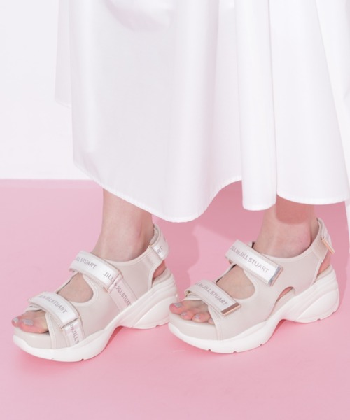 JILL by JILL STUART（ジルバイジルスチュアート）の「ボリュームロゴスポサン（サンダル・レディース・ブラック/ホワイト・MEDIUM/SMALL/LARGE）」の6枚目の写真