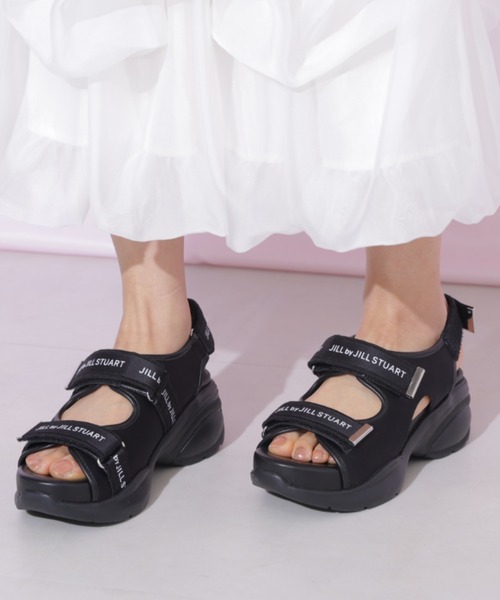 JILL by JILL STUART（ジルバイジルスチュアート）の「ボリュームロゴスポサン（サンダル・レディース・ブラック/ホワイト・MEDIUM/SMALL/LARGE）」の13枚目の写真