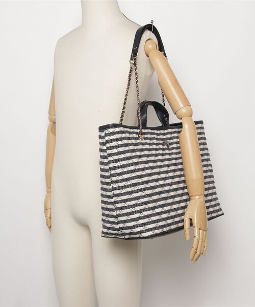GIULLY II Large Tote トートバッグ ショルダーバッグ | GUESS(ゲス