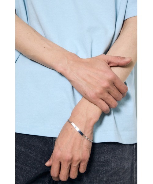 AZUL by moussy（アズールバイマウジー）の「プレートブレスレット（ブレスレット・メンズ・ゴールド/ブラック/シルバー・FREE）」の4枚目の写真