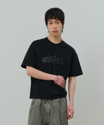 DESIRED（デシレッド）の「フロントグラフィッククロップ半袖Tシャツ-FBSK5805D03（Tシャツ/カットソー）」