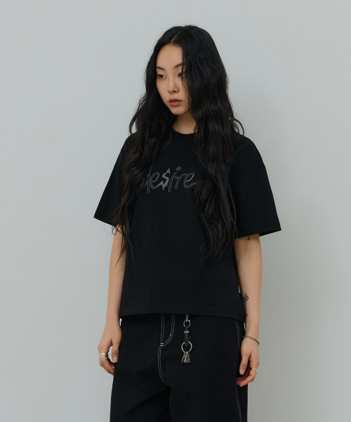 DESIRED（デシレッド）の「フロントグラフィッククロップ半袖Tシャツ-FBSK5805D03（Tシャツ/カットソー・メンズ・ブラック・MEDIUM/LARGE/X-LARGE）」の5枚目の写真