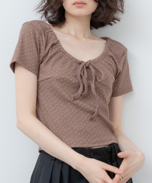 HEILIS(ヘイリス)の「花柄リボン半袖カットソー / 花柄 リボン ドロスト 半袖 トップス カットソー サーマル 韓国 カジュアル シティガール コンパクト ブラウン グレー アイボリー 夏服 春服(Tシャツ/カットソー・レディース・グレー/アイボリー/ブラウン・FREE)」の3枚目の写真