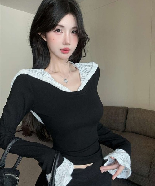 AsheKsha(アシクシャ)の「グリーンエルフの蝶柄Vネック半袖トップス(Tシャツ/カットソー・レディース・ブラック・M)」の2枚目の写真