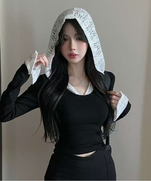 AsheKsha(アシクシャ)の「グリーンエルフの蝶柄Vネック半袖トップス(Tシャツ/カットソー・レディース・ブラック・M)」の10枚目の写真