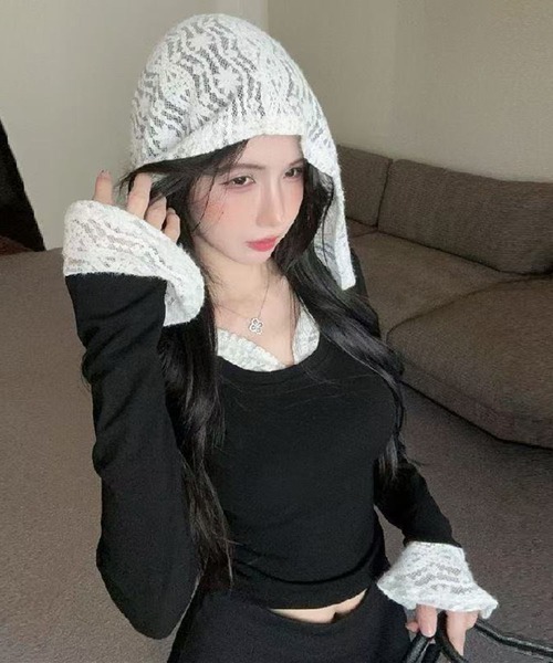 AsheKsha(アシクシャ)の「グリーンエルフの蝶柄Vネック半袖トップス(Tシャツ/カットソー・レディース・ブラック・M)」の12枚目の写真