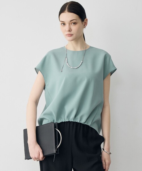 ICB（アイシービー）の「FluidBackSatin フレンチスリーブブラウス（シャツ/ブラウス・レディース・ブラック系/グレー系/スモーキーグリーン系・46/42/44）」の3枚目の写真