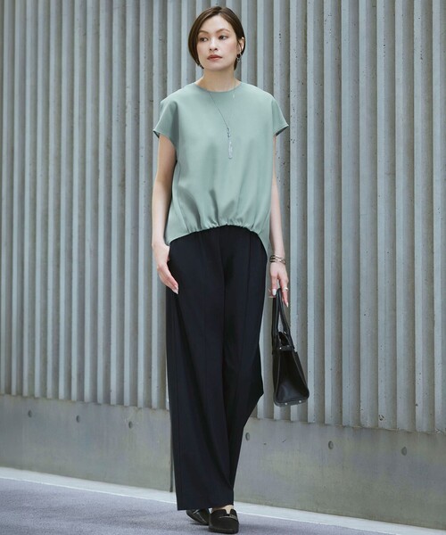 ICB(アイシービー)の「FluidBackSatin フレンチスリーブブラウス(シャツ/ブラウス・レディース・ブラック系/グレー系/スモーキーグリーン系・46/42/44)」の9枚目の写真