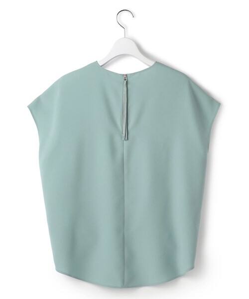ICB(アイシービー)の「FluidBackSatin フレンチスリーブブラウス(シャツ/ブラウス・レディース・ブラック系/グレー系/スモーキーグリーン系・46/42/44)」の16枚目の写真