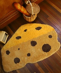 IRADOWL（アイラドール）の「チーズ型ルームマット（ラグ/マット）」