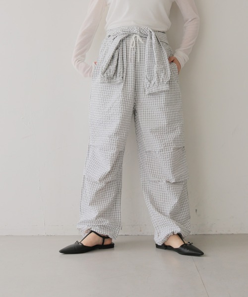 cheriella(シェリエラ)の「【cheriella】チェック柄レイヤードイージーパンツ CHECK LAYERED EASY PANTS(その他パンツ・レディース・アイボリー/グレー・FREE)」の12枚目の写真