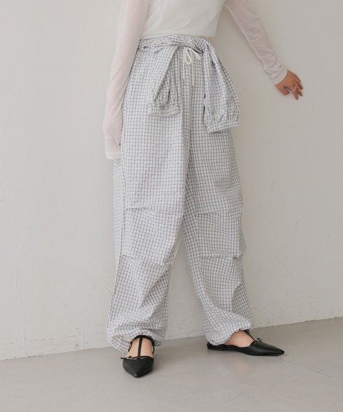 cheriella(シェリエラ)の「【cheriella】チェック柄レイヤードイージーパンツ CHECK LAYERED EASY PANTS(その他パンツ・レディース・アイボリー/グレー・FREE)」の9枚目の写真