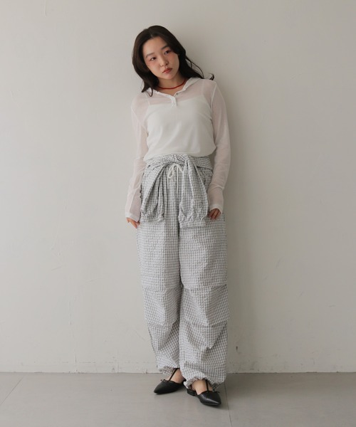 cheriella(シェリエラ)の「【cheriella】チェック柄レイヤードイージーパンツ CHECK LAYERED EASY PANTS(その他パンツ・レディース・アイボリー/グレー・FREE)」の8枚目の写真