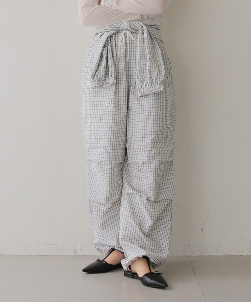 cheriella(シェリエラ)の「【cheriella】チェック柄レイヤードイージーパンツ CHECK LAYERED EASY PANTS(その他パンツ・レディース・アイボリー/グレー・FREE)」の13枚目の写真