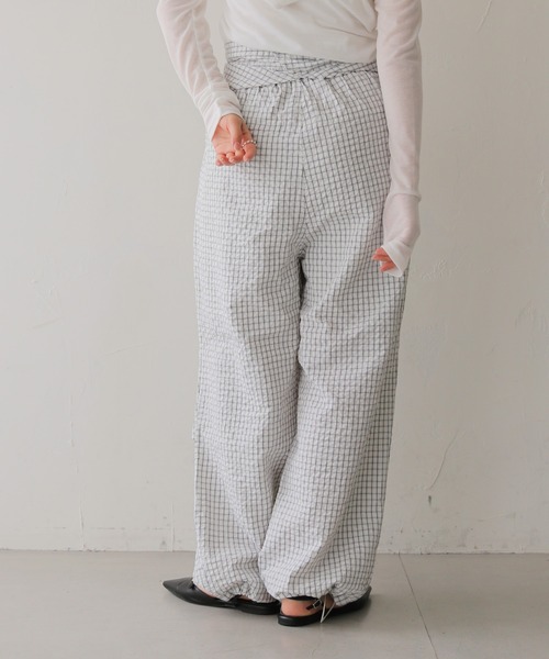 cheriella(シェリエラ)の「【cheriella】チェック柄レイヤードイージーパンツ CHECK LAYERED EASY PANTS(その他パンツ・レディース・アイボリー/グレー・FREE)」の15枚目の写真