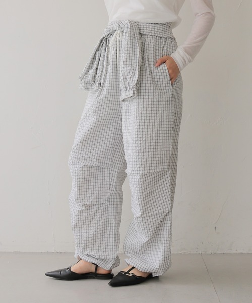 cheriella(シェリエラ)の「【cheriella】チェック柄レイヤードイージーパンツ CHECK LAYERED EASY PANTS(その他パンツ・レディース・アイボリー/グレー・FREE)」の10枚目の写真
