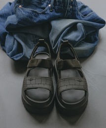 UGG（アグ）の「【UGG(アグ)】GOLDENGLOW Embossed / ゴールデングロウ エンボスト（サンダル）」