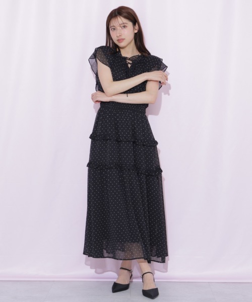JILL by JILL STUART(ジルバイジルスチュアート)の「フリルティアードワンピース(ワンピース・レディース・ピンク/ブラック系その他/イエロー・FREE)」の2枚目の写真