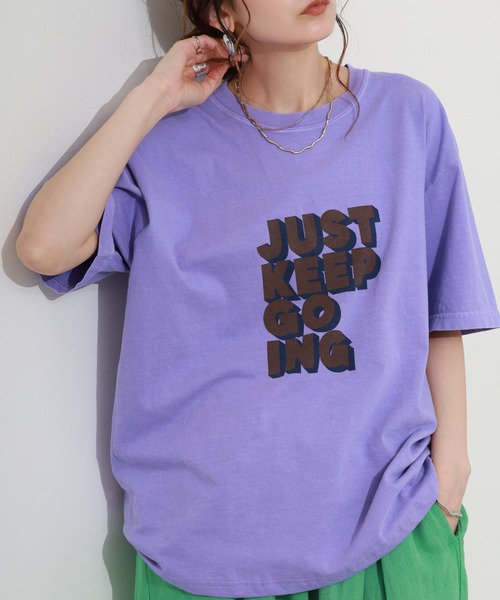 FUNALIVE（ファンアライブ）の「英字プリント半袖Tシャツ（Tシャツ/カットソー・レディース・パープル/ダークグレー/ホワイト・FREE）」の2枚目の写真