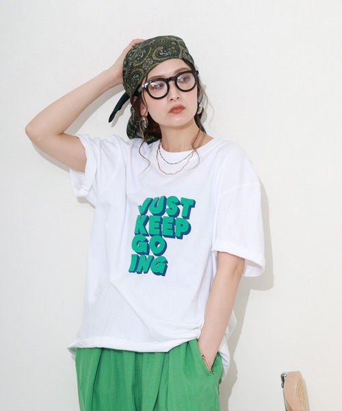 FUNALIVE（ファンアライブ）の「英字プリント半袖Tシャツ（Tシャツ/カットソー・レディース・パープル/ダークグレー/ホワイト・FREE）」の6枚目の写真