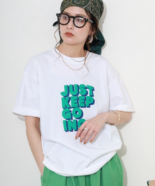 FUNALIVE（ファンアライブ）の「英字プリント半袖Tシャツ（Tシャツ/カットソー・レディース・パープル/ダークグレー/ホワイト・FREE）」の4枚目の写真