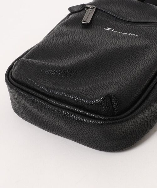 Champion（チャンピオン）の「チャンピオン ショルダーバッグ 5W30 2L 65282（ショルダーバッグ・メンズ・ブラック・FREE）」の3枚目の写真