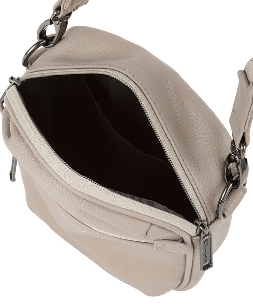 Champion（チャンピオン）の「チャンピオン ショルダーバッグ 5W30 2L 65282（ショルダーバッグ・メンズ・ブラック/ベージュ/グレー・FREE）」の7枚目の写真