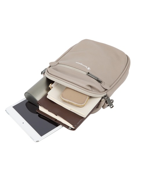 Champion（チャンピオン）の「チャンピオン ショルダーバッグ 5W30 2L 65282（ショルダーバッグ・メンズ・ブラック/ベージュ/グレー・FREE）」の6枚目の写真