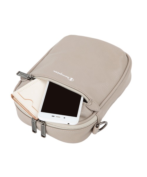 Champion（チャンピオン）の「チャンピオン ショルダーバッグ 5W30 2L 65282（ショルダーバッグ・メンズ・ブラック/ベージュ/グレー・FREE）」の5枚目の写真