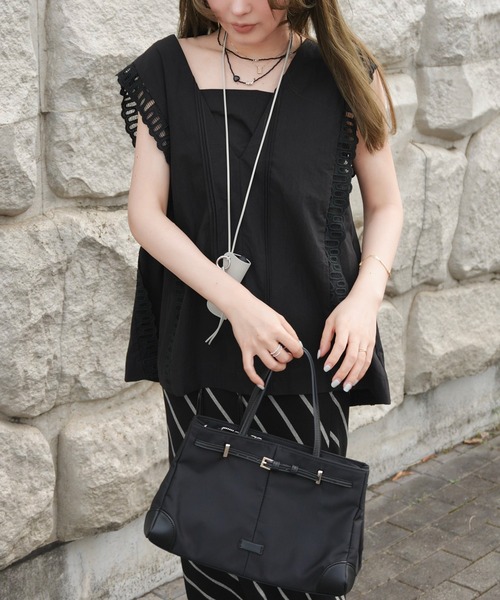 LAULEN(ローレン)の「ladder lace double ribbon multi way blouse /ラダーレースダブルリボンマルチウェイブラウス(シャツ/ブラウス・レディース・ホワイト/ブラック/ベージュ・FREE)」の2枚目の写真