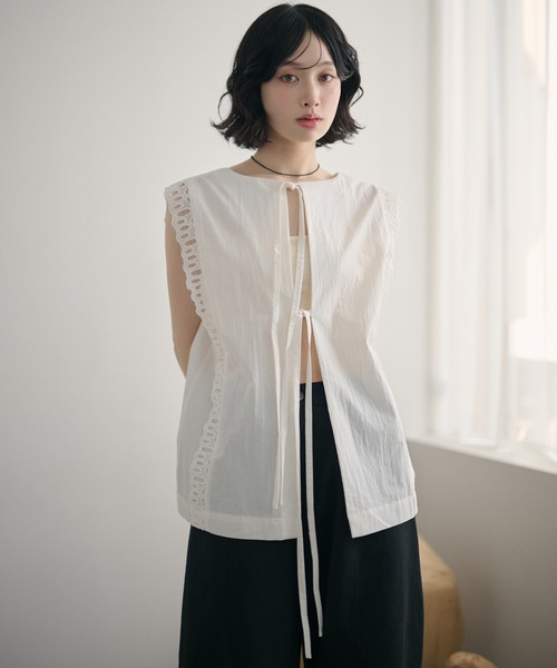 LAULEN(ローレン)の「ladder lace double ribbon multi way blouse /ラダーレースダブルリボンマルチウェイブラウス(シャツ/ブラウス・レディース・ホワイト/ブラック/ベージュ・FREE)」の15枚目の写真