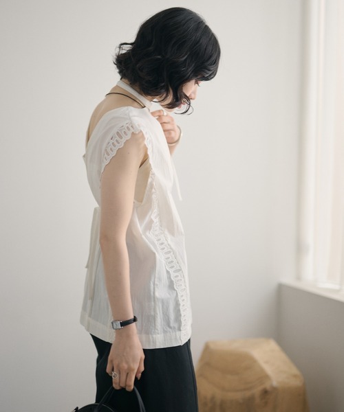 LAULEN(ローレン)の「ladder lace double ribbon multi way blouse /ラダーレースダブルリボンマルチウェイブラウス(シャツ/ブラウス・レディース・ホワイト/ブラック/ベージュ・FREE)」の19枚目の写真