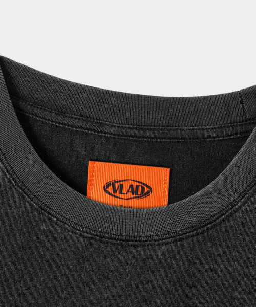 DIMITRI BLACK(ディミトリブラック)の「VLAD ヴィンテージブラックセミクロップTシャツ_ピグメントチャコール(Tシャツ/カットソー・レディース・その他・SMALL/MEDIUM/LARGE/X-LARGE/XX-LARGE)」の5枚目の写真