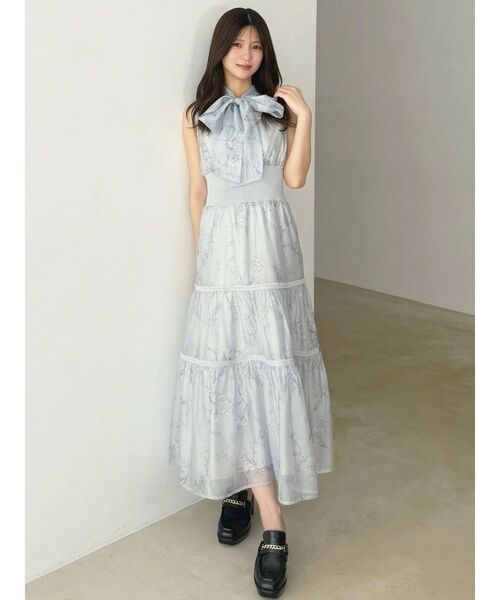 MERCURYDUO(マーキュリーデュオ)の「ビッグボウタイワンピース(ワンピース・レディース・ライトブルー/オフホワイト・MEDIUM/SMALL)」の4枚目の写真