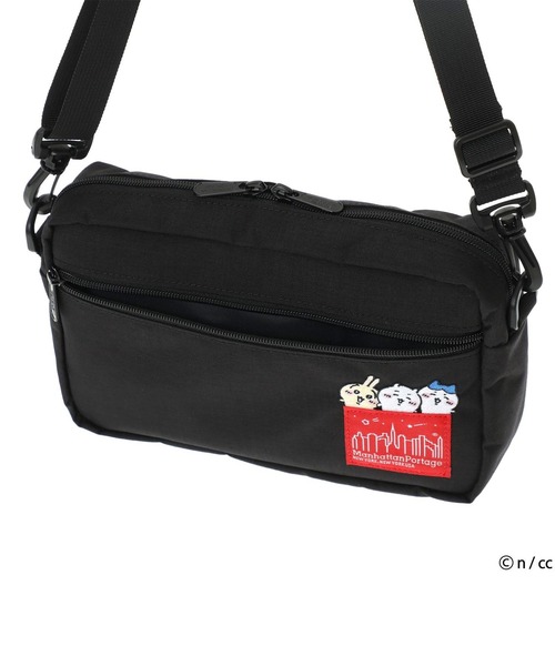 Manhattan Portage（マンハッタンポーテージ）の「Manhattan Portage/マンハッタンポーテージ ショルダーバック "ちいかわ" JOGGER(L)JPN VER2 CKW26 MP1404L2CKW26（ショルダーバッグ・メンズ・ブラック・FREE）」の5枚目の写真